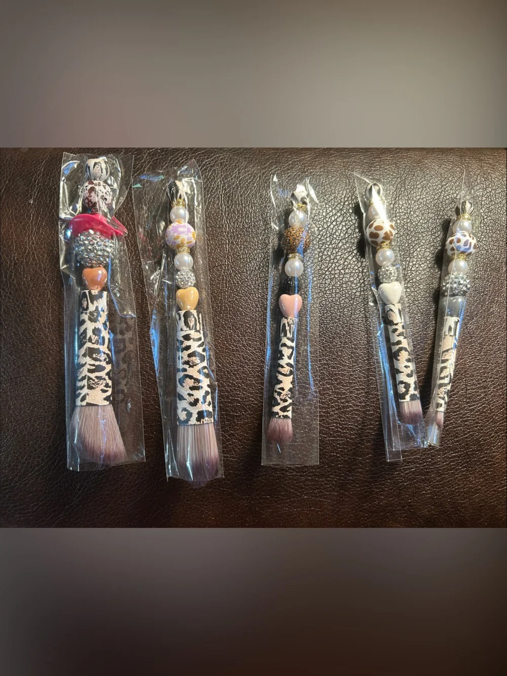 💄NWOT Hand Crafted Beaded 🤠 Makeup Brush Set - Pink Accents